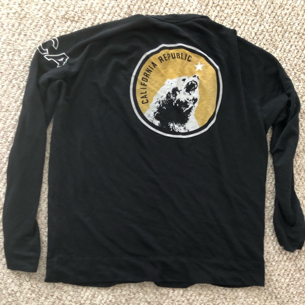 James Perse graphic sweatshirt.